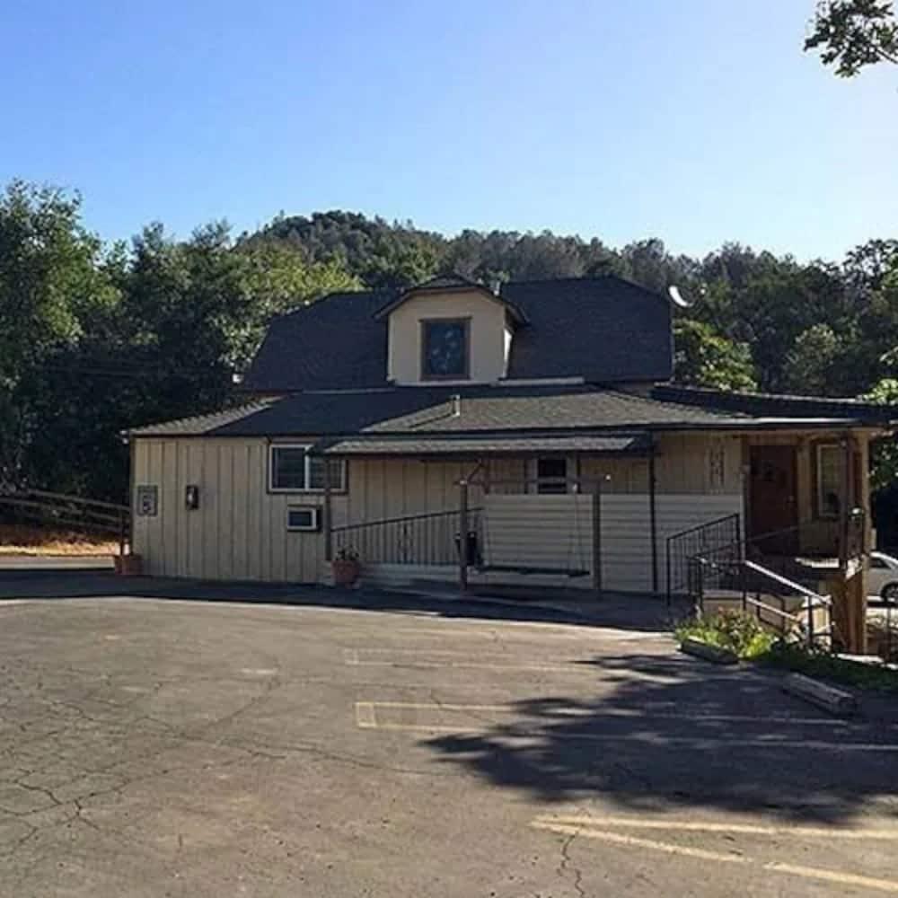 Miners Motel